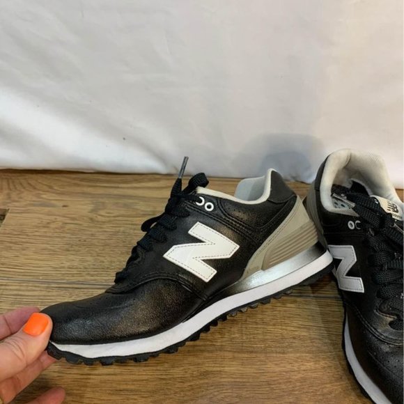 New Balance 574 woman’s size 6.5. Black/white/gray. New condition. Gorgeous! - Picture 4 of 10